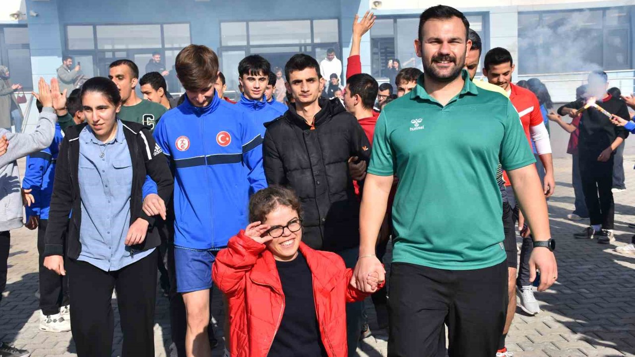 Spor lisesi öğrencileri, engelli öğrencileri ağırladı
