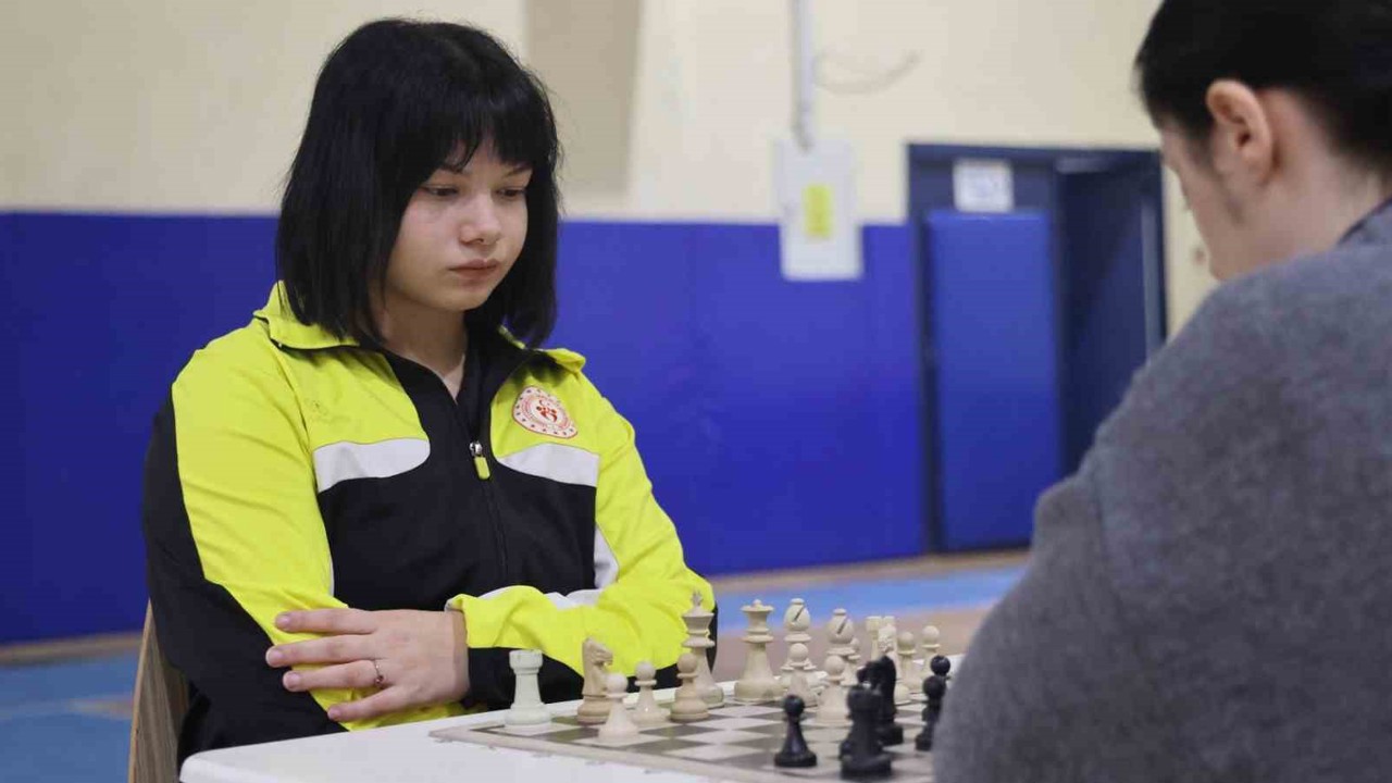 Aydın’da yurtlar arası satranç turnuvası başladı
