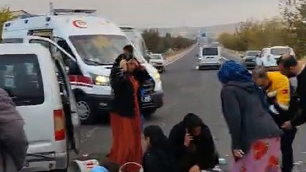Şanlıurfa’da iki araç çarpıştı: 11 kişi yaralandı
