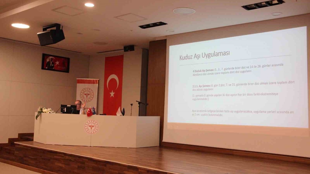 Elazığ’da sağlık personeline kuduz riskli temas ve aşı profilaksisi eğitimi
