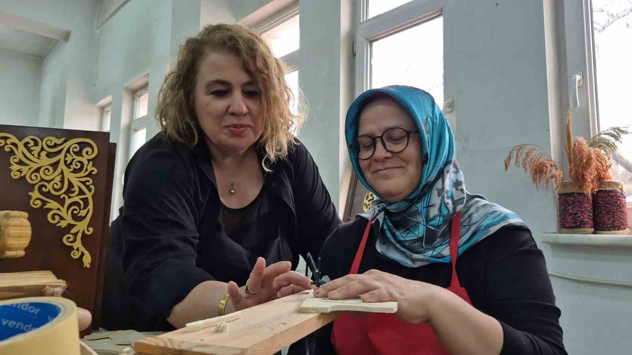 Kadınlara özgüven ve meslek kazandıran kurs: "Eşimden artık harçlık almıyorum"
