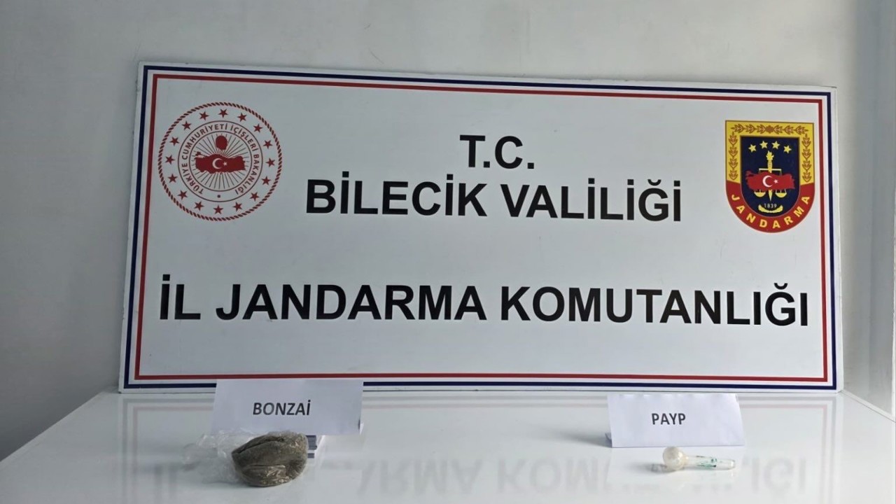 Bilecik’te jandarmanın şüphe üzerine durdurduğu araçtan uyuşturucu çıktı
