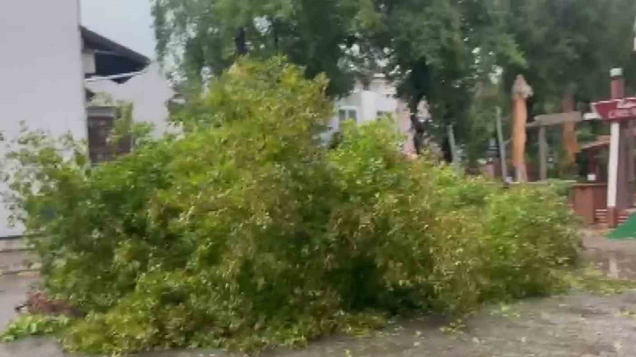 Marmaris’te sağanak etkili oldu
