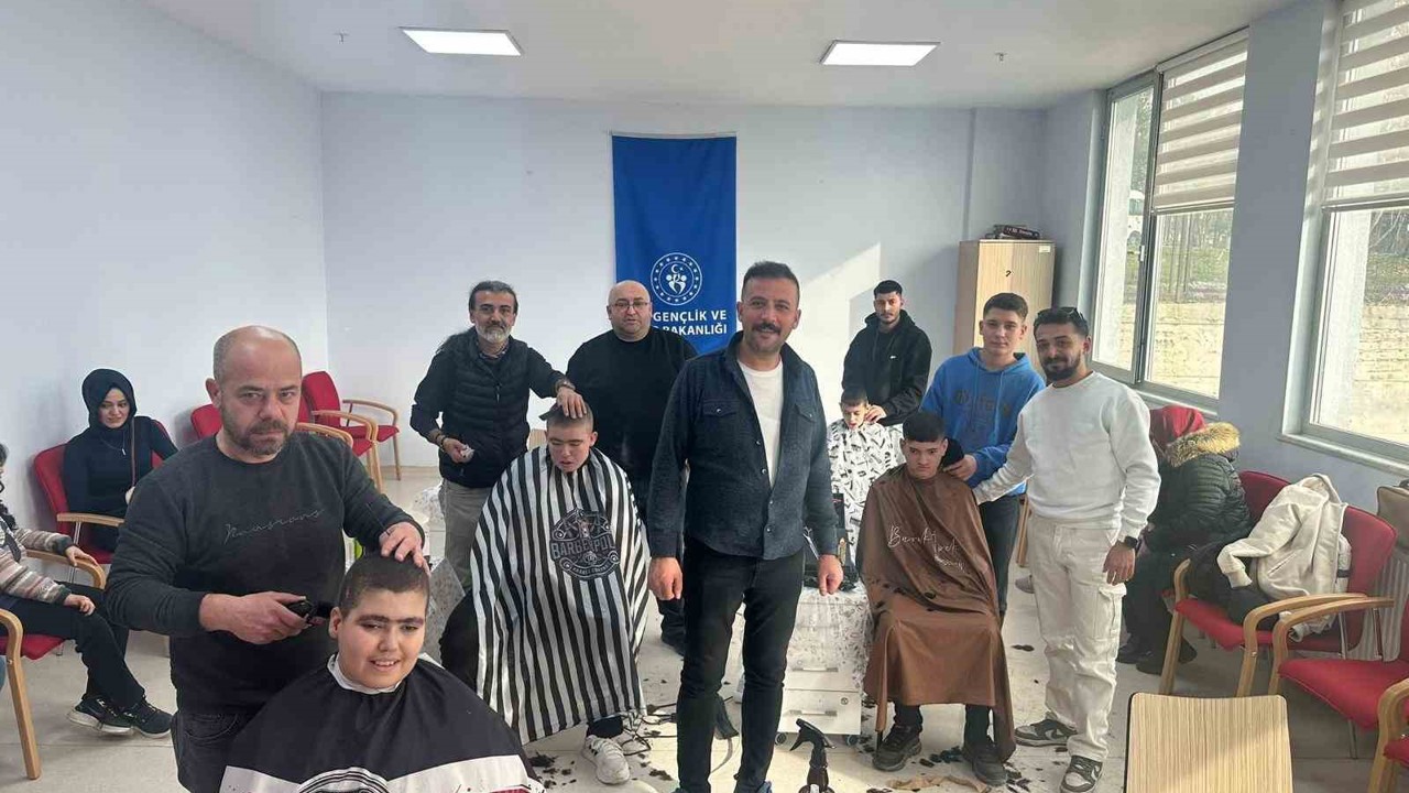 Engelli çocukların yüzleri güldü
