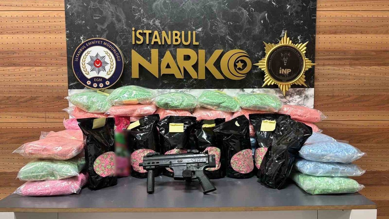 Avcılar’da bir eve zulalanan 601 bin 380 adet uyuşturucu hap ele geçirildi
