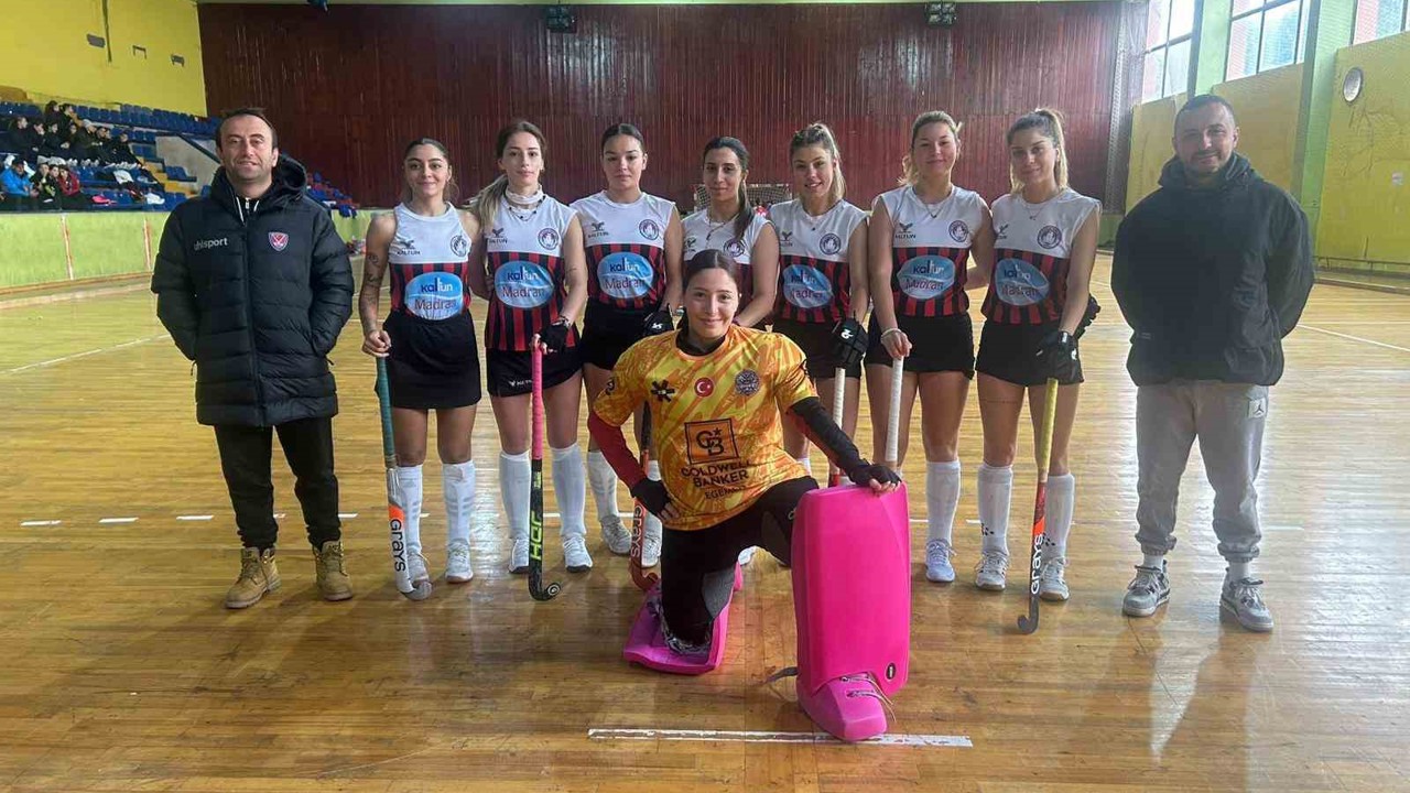 Ege Yıldızları Hokey takımı Tiflis Kupası’nı Muğla’ya getirdi
