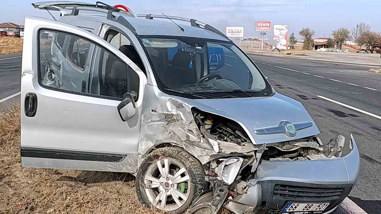 Hastaneden dönen karı koca kaza yapıp hastanelik oldu
