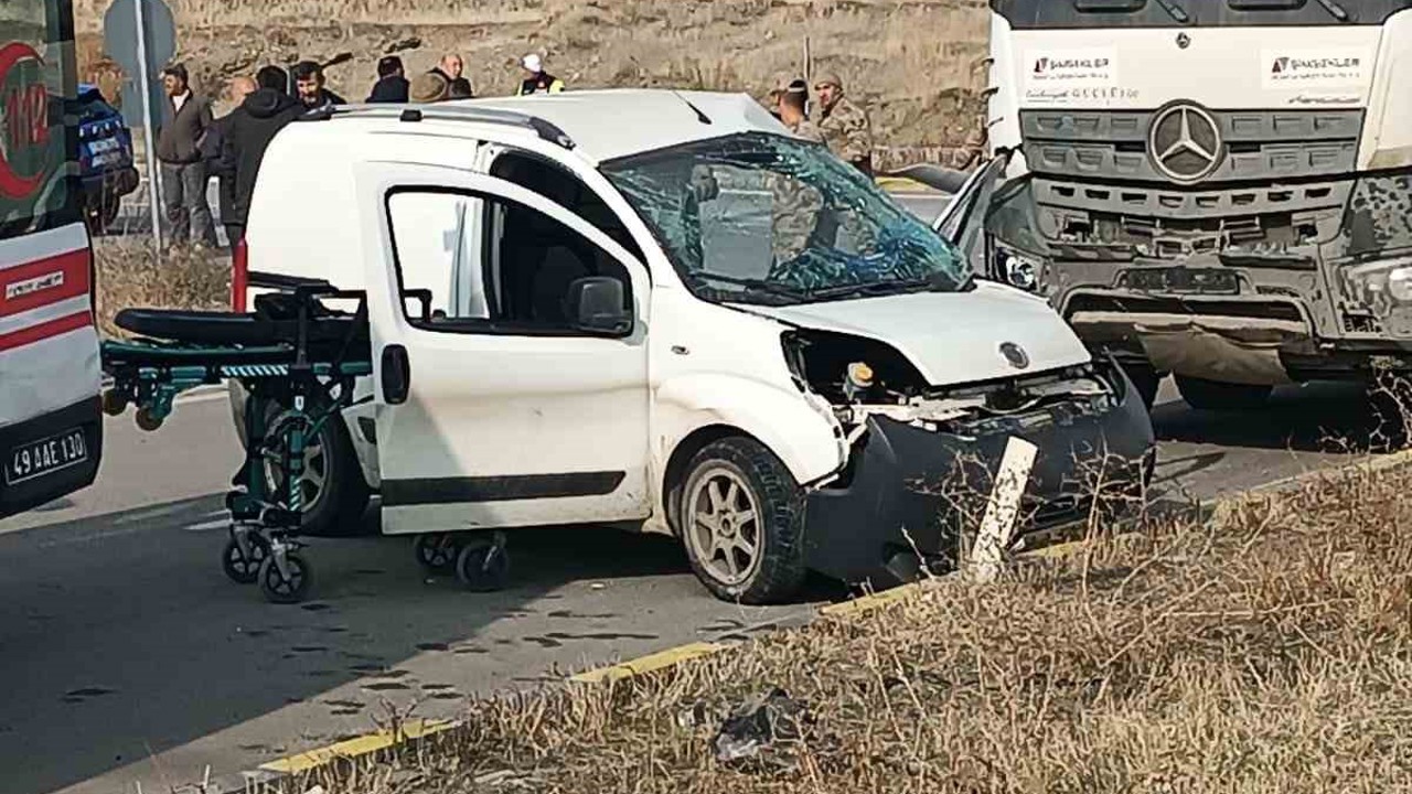 Muş’ta iki ayrı trafik kazası: 2 ölü, 4 yaralı

