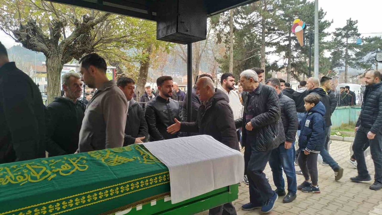 Motosiklet kazasında hayatını kaybeden genç son yolculuğuna uğurlandı
