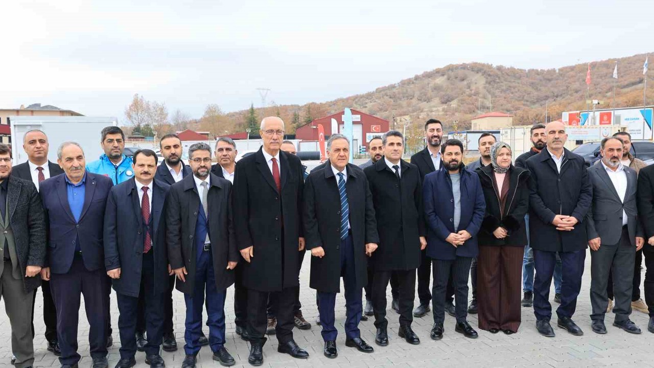 Bingöl’e 5 yeni ambulans ve 2 UMKE aracı tahsis edildi
