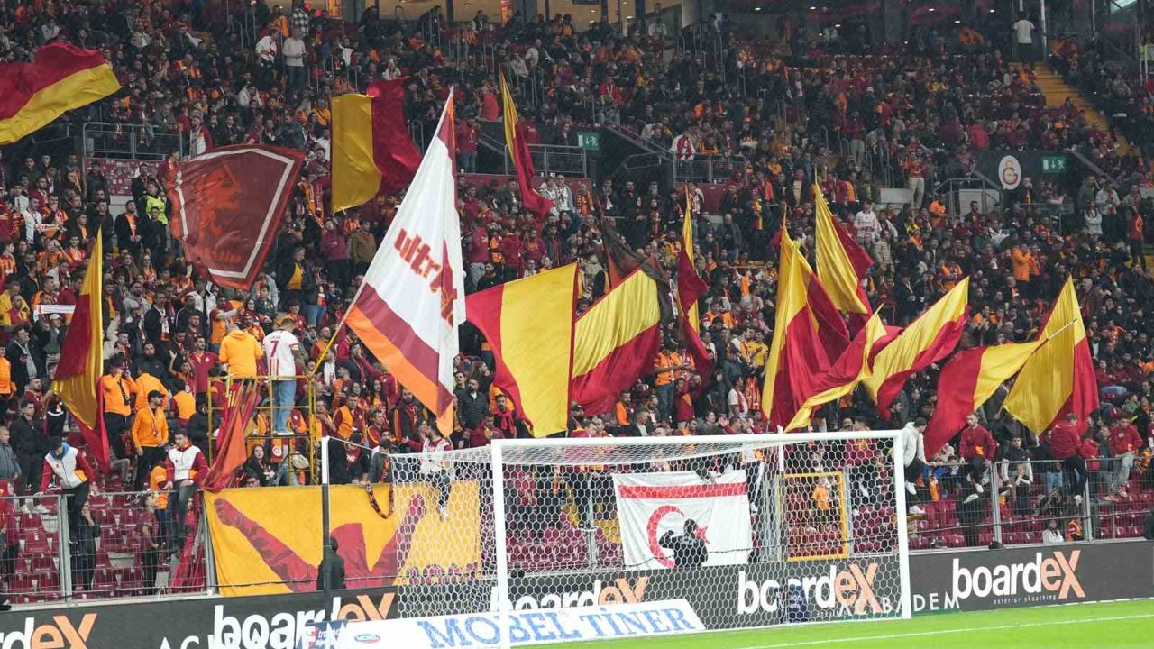 Trendyol Süper Lig: Galatasaray: 1 - Samsunspor: 0 (Maç devam ediyor)
