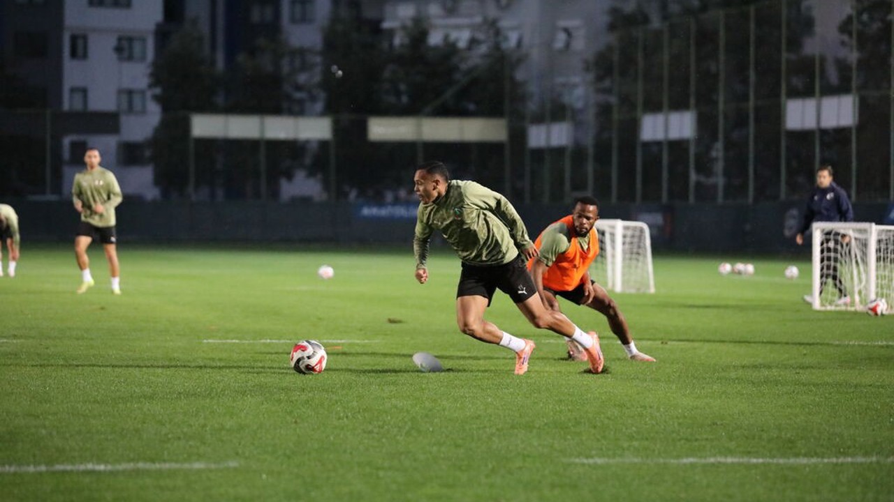 Alanyaspor, Antalyaspor maçı hazırlıklarına başladı
