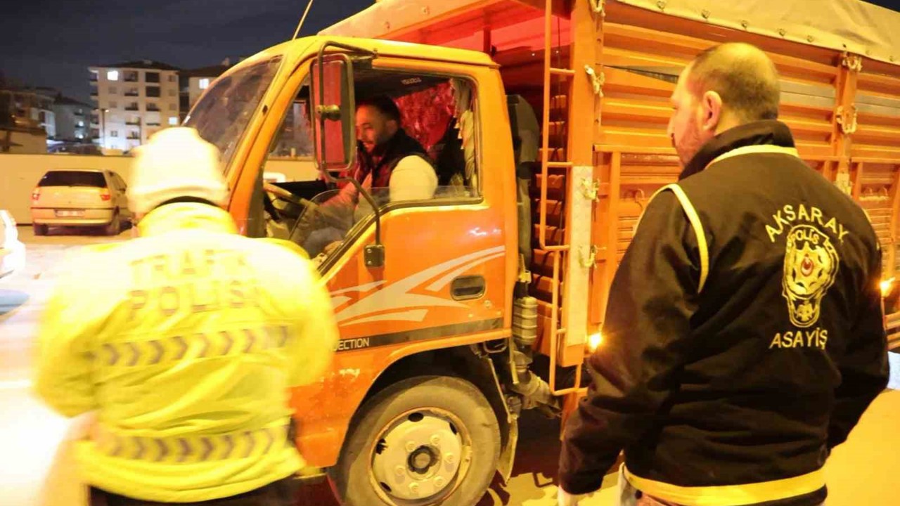 Ehliyetsiz sürücü çekme belgeli kamyonetle yakalandı: 46 bin 621 lira ceza
