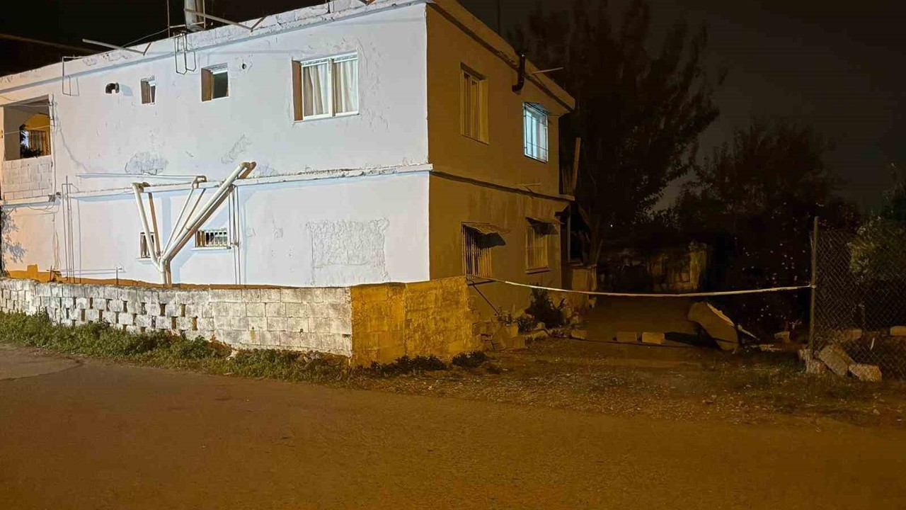 Öldürdüğü eşini evinin banyosuna gömdü
