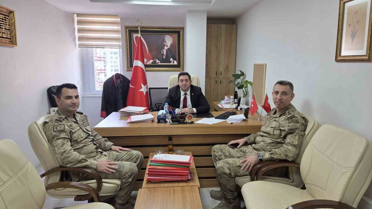 Ergani Sulh Ceza Hakimi Tosunoğlu, tabur ve ilçe jandarma komutanını ağırladı
