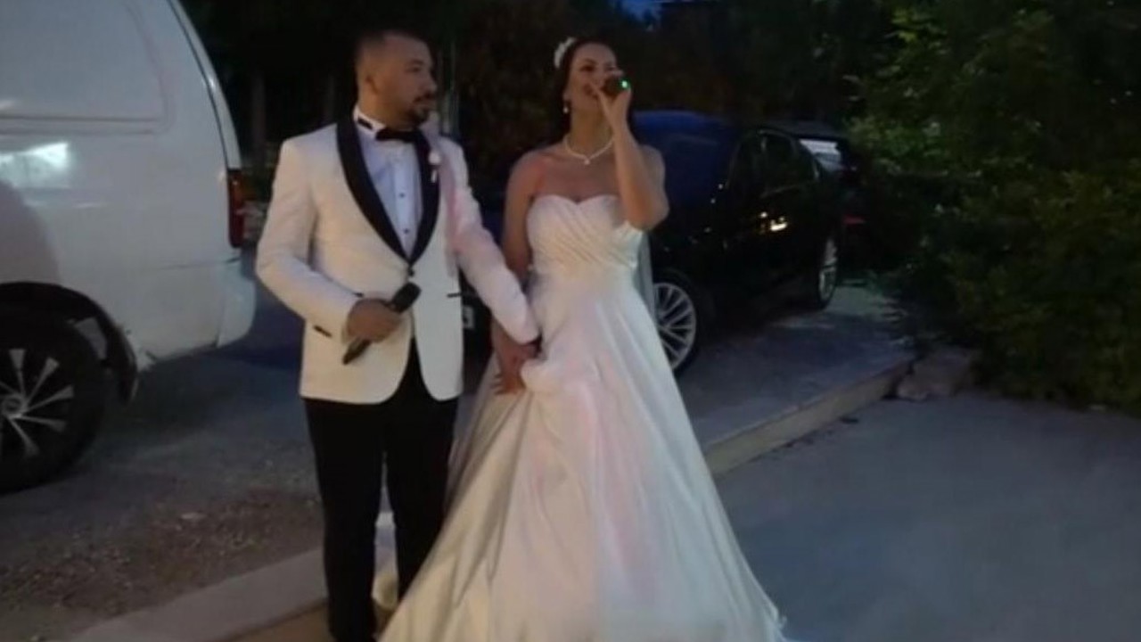 Düğünlerinde söyledikleri şarkı başlarına bela oldu

