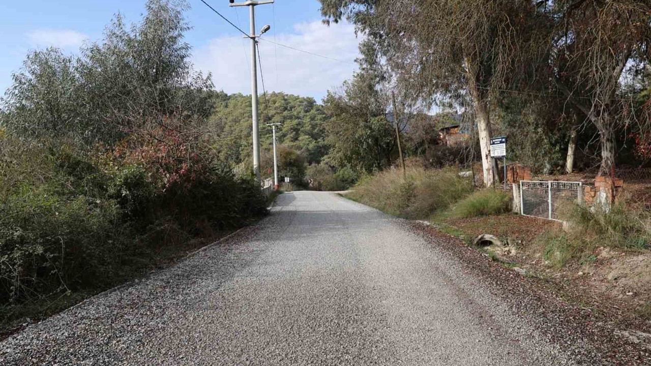 Ula kırsalında 17,5 milyonluk yol yatırımını tamamladı
