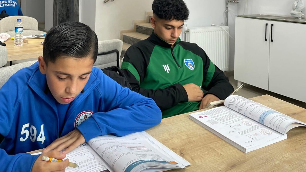 Cizre’de genç sporcular saha ve kitap arasında köprü kuruyorlar
