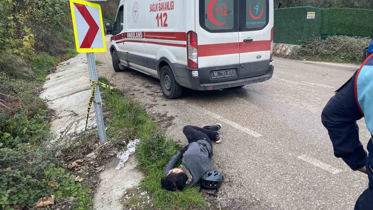 Bisikletli sürücü faciadan böyle döndü...Yaralı kurtuldu
