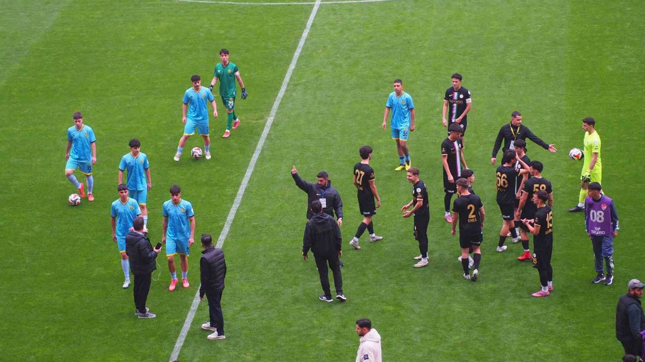Yeni Malatyaspor sahaya 7 oyuncu ile çıktı, maç oynanmadı
