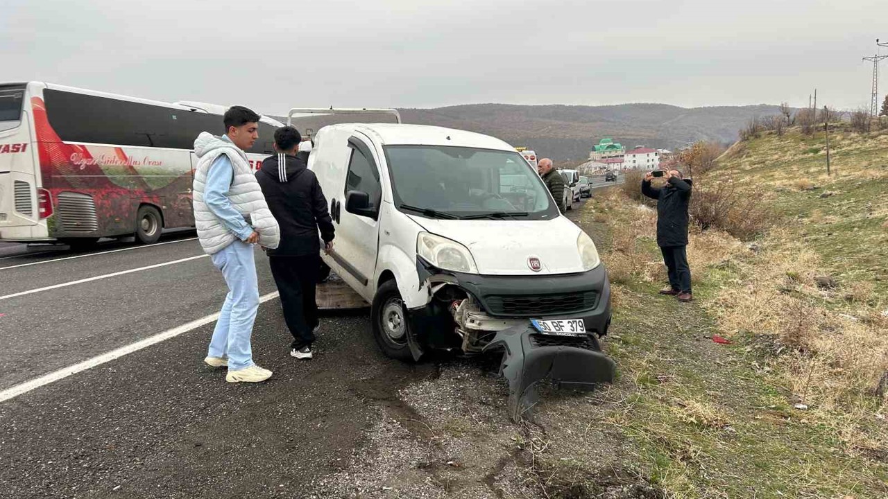 Bingöl trafik kazası: 2 yaralı
