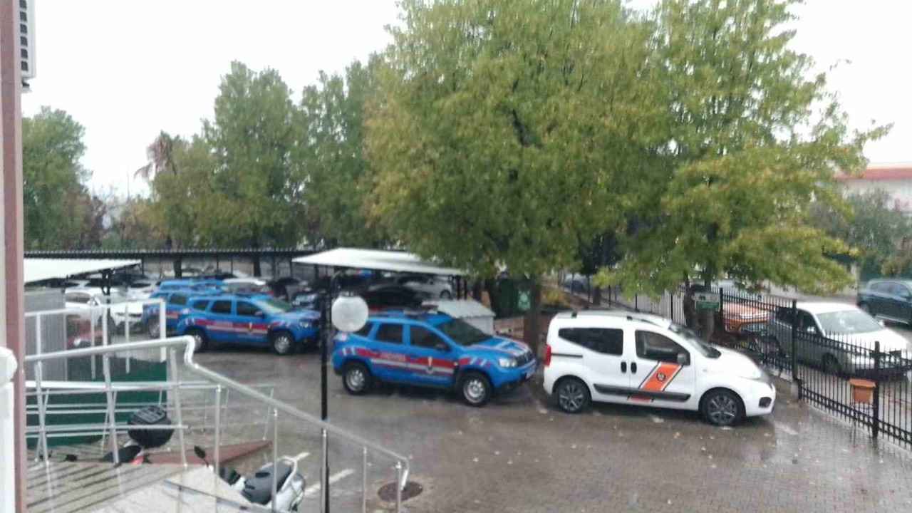 Göçmen kaçakçılığı operasyonunda 10 tutuklama
