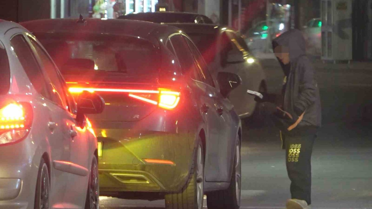 Aksaray’ın tüm kavşaklarında dilenci çocuk tehlikesi
