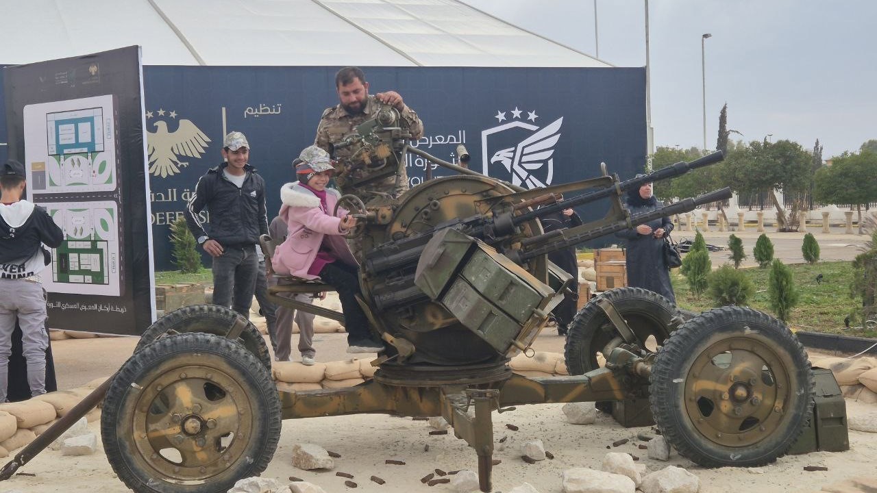 Şam’da "Suriye Devrimi Askeri Fuarı" ziyaretçilere kapılarını açtı
