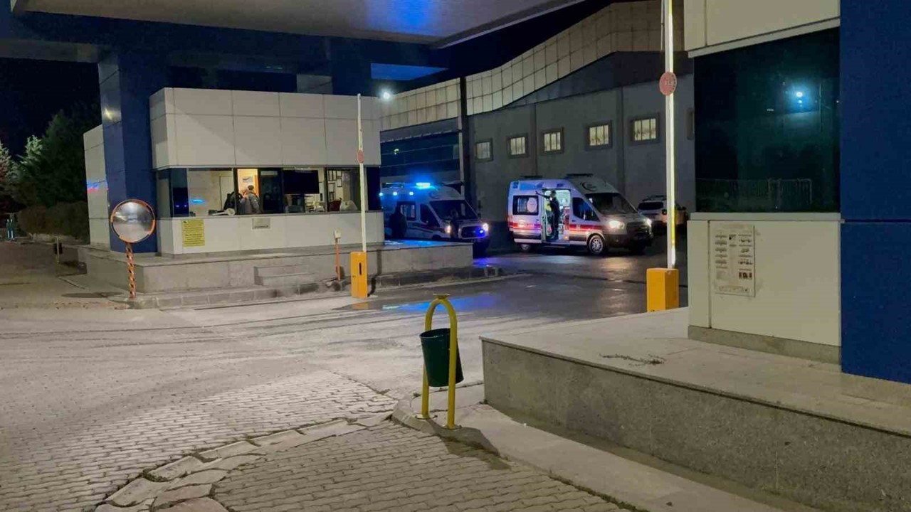 Kayseri’de tavuk pilav yiyen 30 işçi hastanelik oldu
