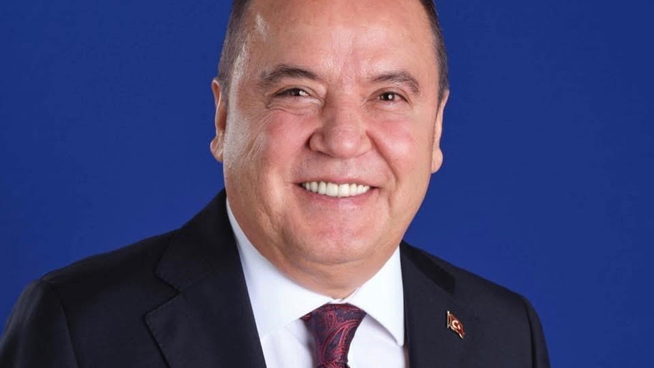 Muhittin Böcek hastaneye kaldırıldı
