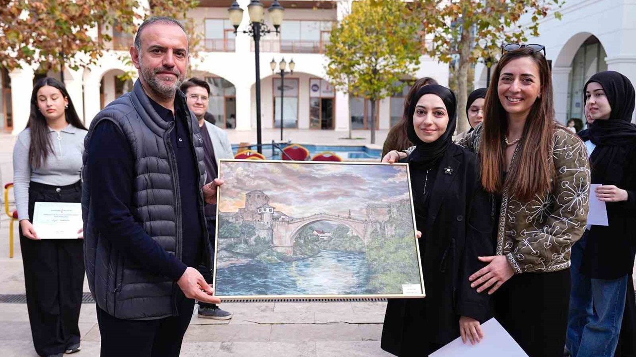 Sancaktepe’de genç yeteneklerin eserleri görücüye çıktı
