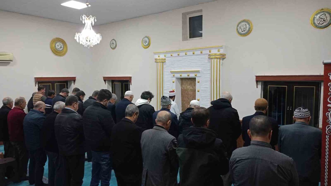 Sabah namazı buluşmaları Kuruköy’de devam etti
