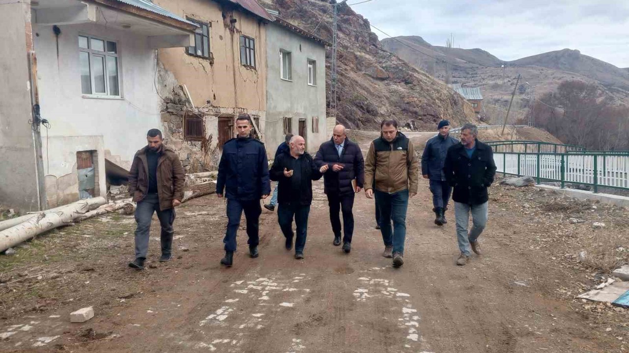 Kaymakam Bayram köy sakinleriyle bir araya geldi
