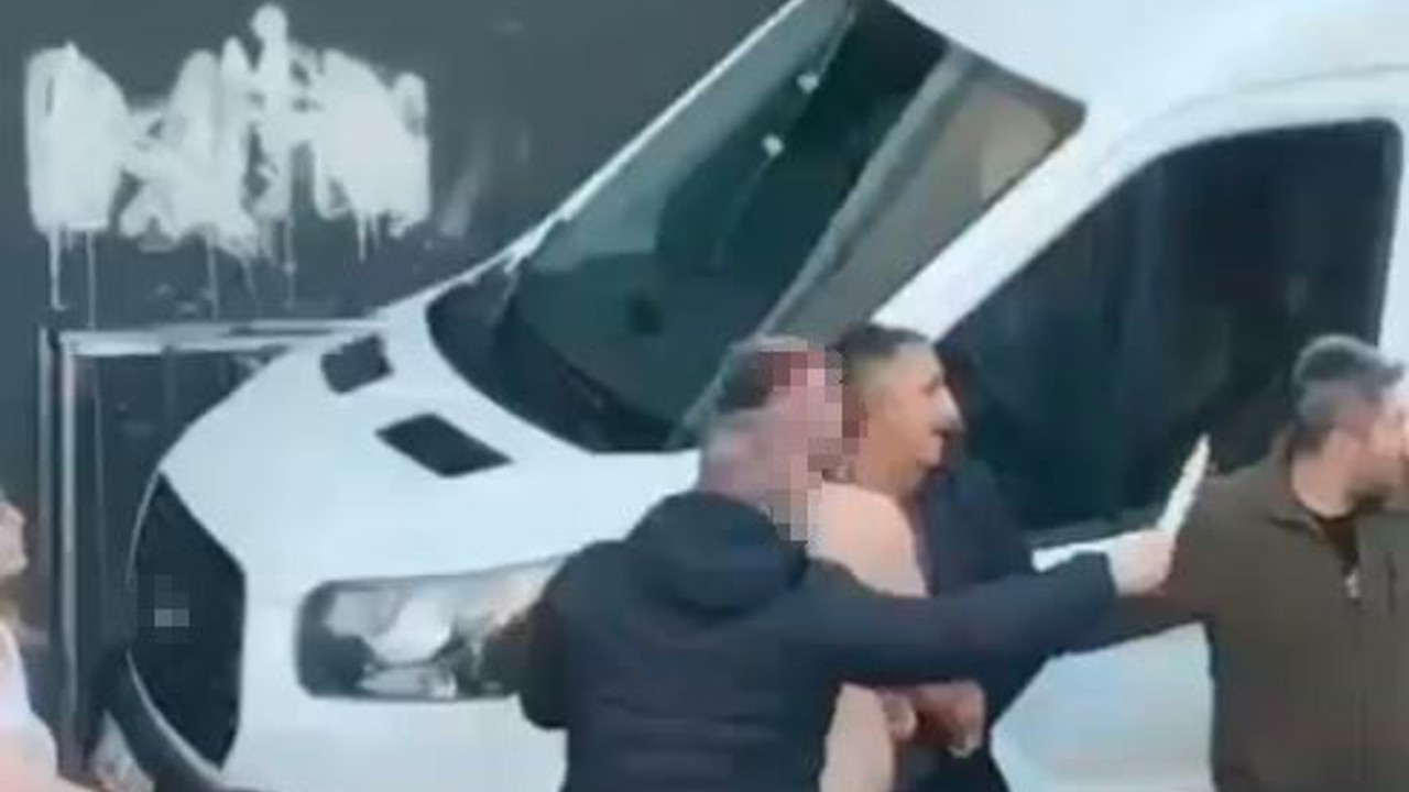 Esenyurt’ta park yeri kavgasında bıçaklar konuştu; o anlar kamerada
