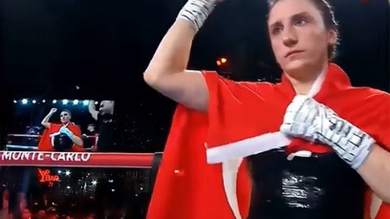 Bayburtlu Elif Nur Turhan dünya şampiyonu oldu
