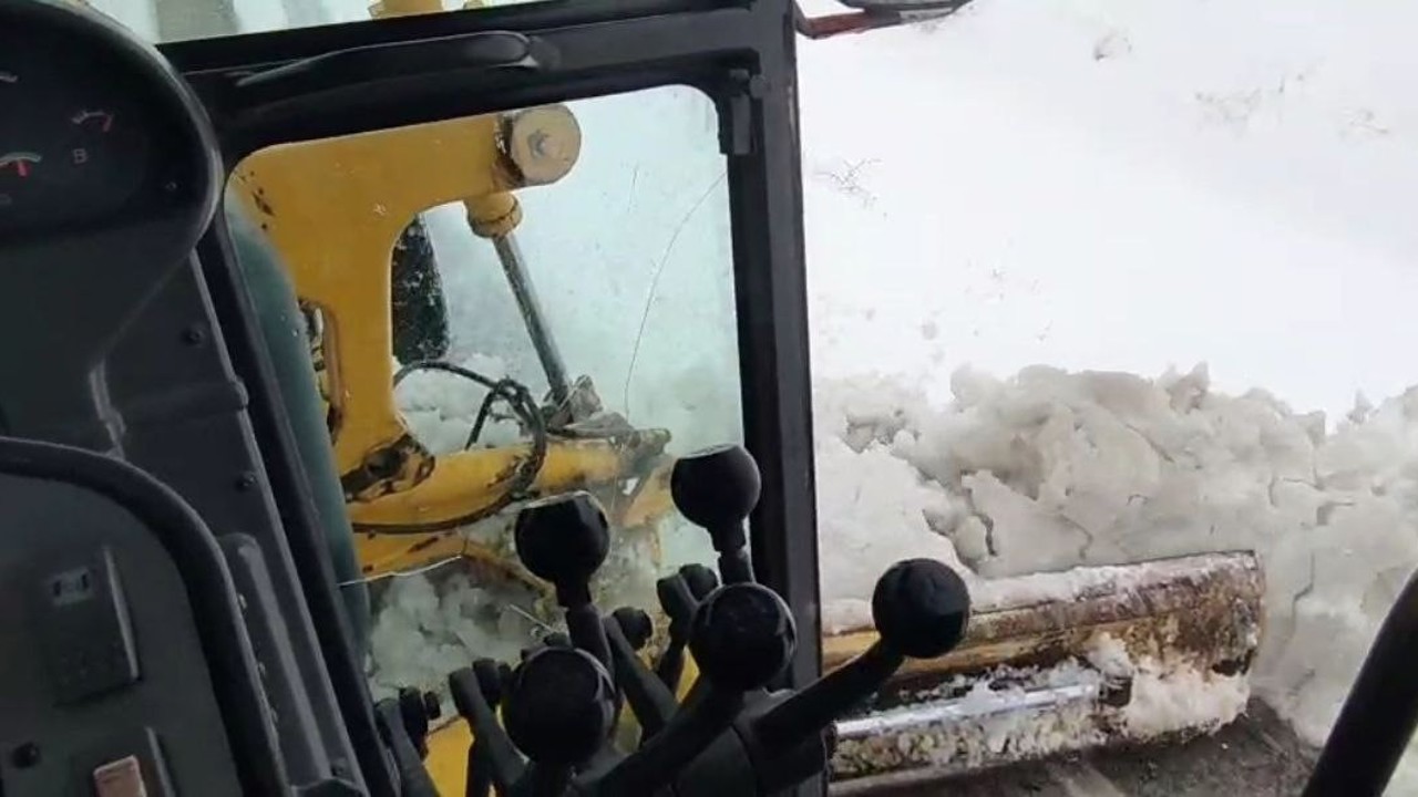 Adana’yı Kayseri’ye bağlayan Gezbeli Geçidinde kapanan yol açıldı
