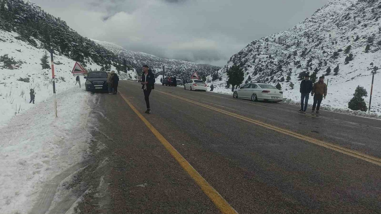 Kar yağışını duyan Alacabel’e koştu
