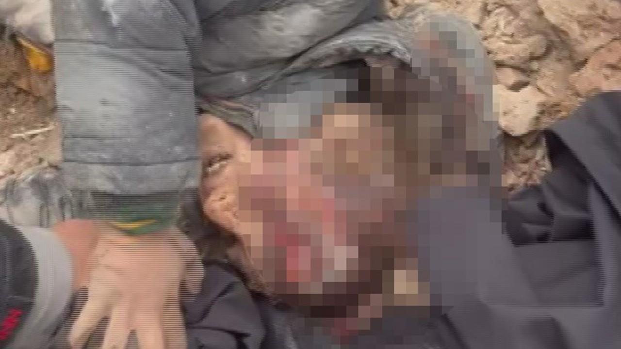 Dayısı tarafından dövülerek ölüme terk edilen çocuk kayaların altında yaralı halde bulundu
