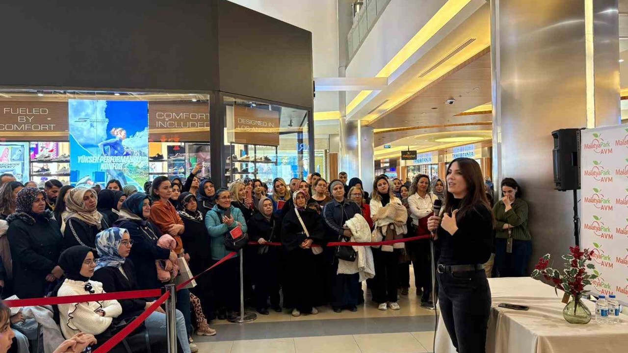 Yazar Dilek Cesur MalatyaPark’ta okurlarıyla buluştu
