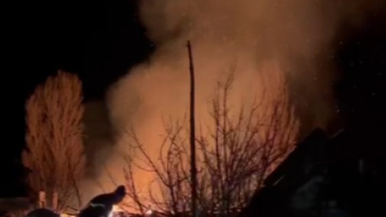 Çankırı’da köyde çıkan yangında iki ev küle döndü
