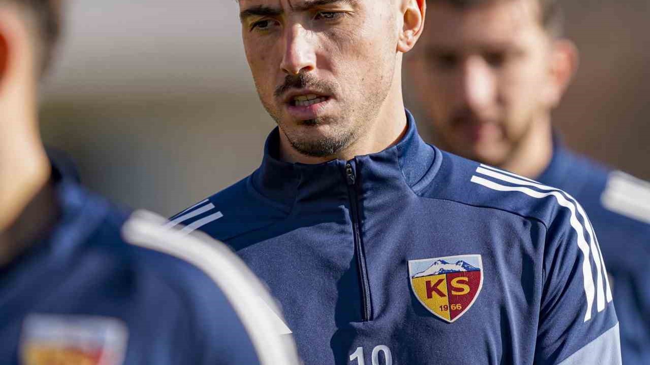 Joao Mendes kırmızı kart gördü
