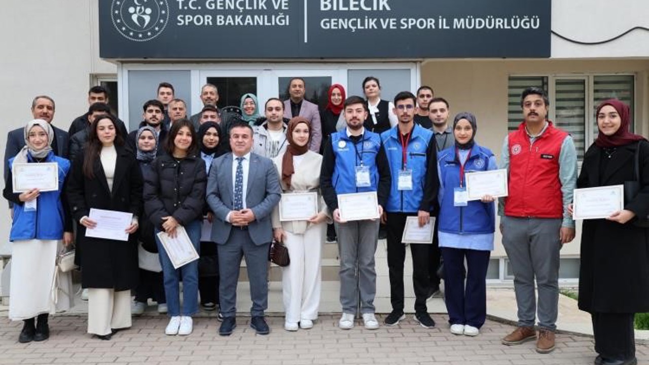 Bilecik’te gönüllü gençlere teşekkür belgeleri takdim edildi
