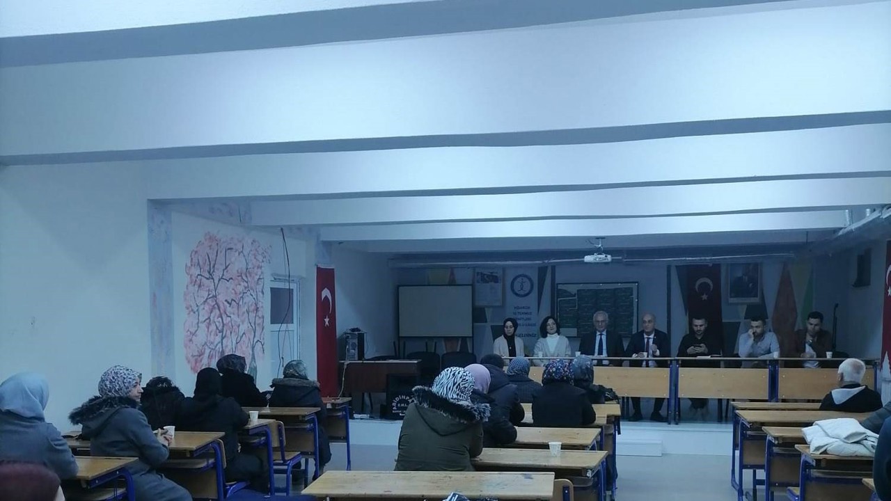 Müdür Kilitci: "Sınav döneminde öğrencilere aile desteği çok önemli"
