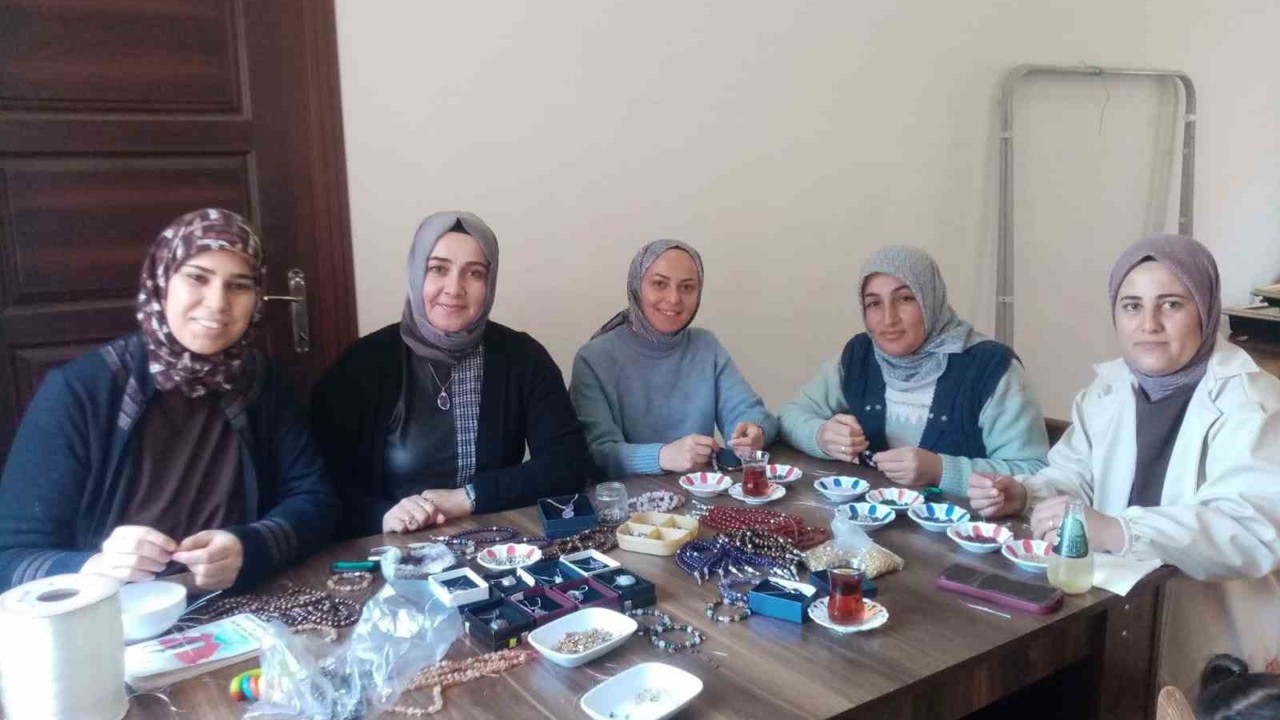 Aydıncık takılarıyla hem ekonomi canlanıyor hem Yozgat tanıtılıyor
