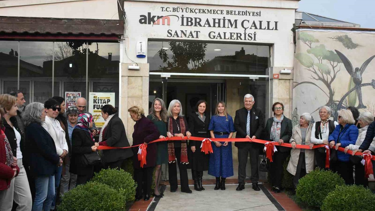 Koleksiyoner Ebru Turhan’ın sergisi, sanatseverleri doğayla buluşturdu
