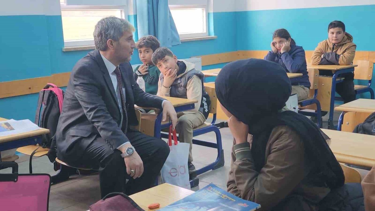Müdür Yılmaz: "Millî ve manevî değerlere bağlı, güçlü bireyler yetiştirmek önceliğimizdir"
