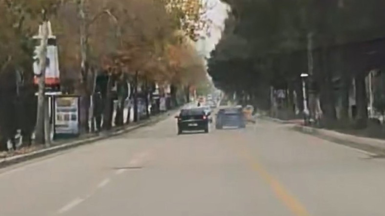Elazığ’da trafikte makas atan sürücü kameraya yansıdı
