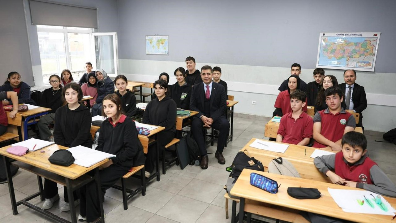 Vali Selçuk Aslan, öğrencilerle bir araya geldi
