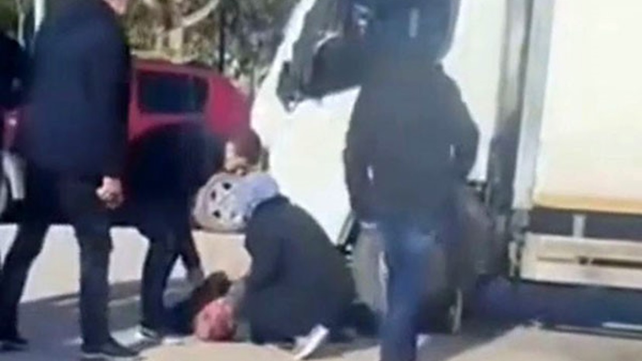 Kamyonet yayaya çarptı: 1 yaralı
