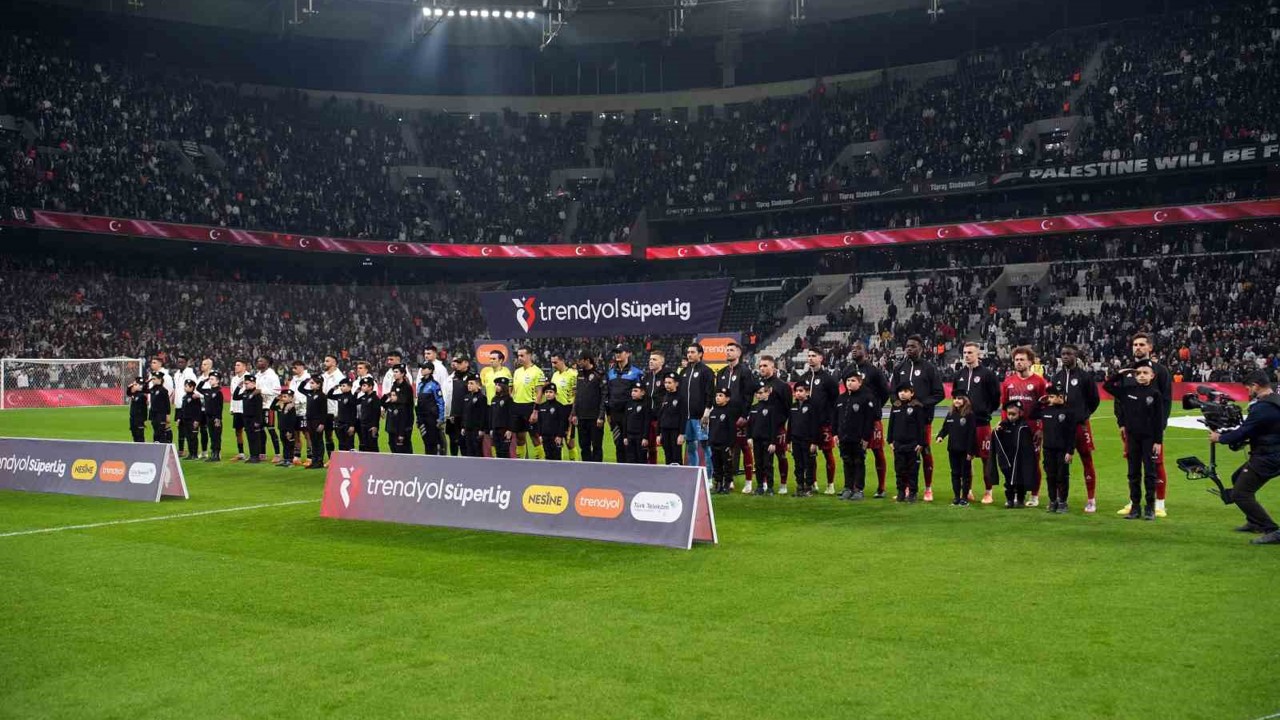 Trendyol Süper Lig: Beşiktaş: 0 - Gaziantep FK: 1 (Maç devam ediyor)
